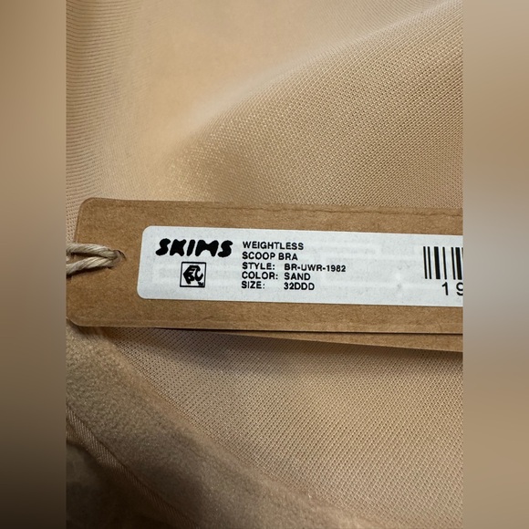 SKIMS WEIGHTLESS SCOOP BRA SIZE 32DDD - Picture 8 of 9